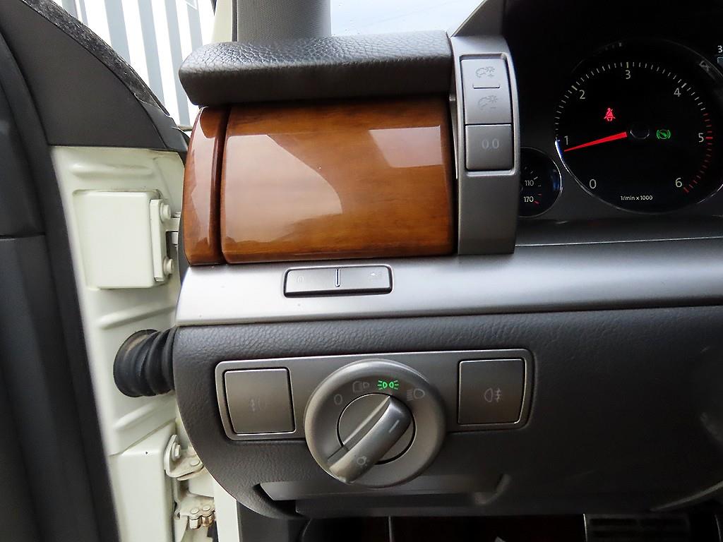 Volkswagen Phaeton 2012 the color of pearl - Importación desde Corea - HF Imports Iquique - Foto 13