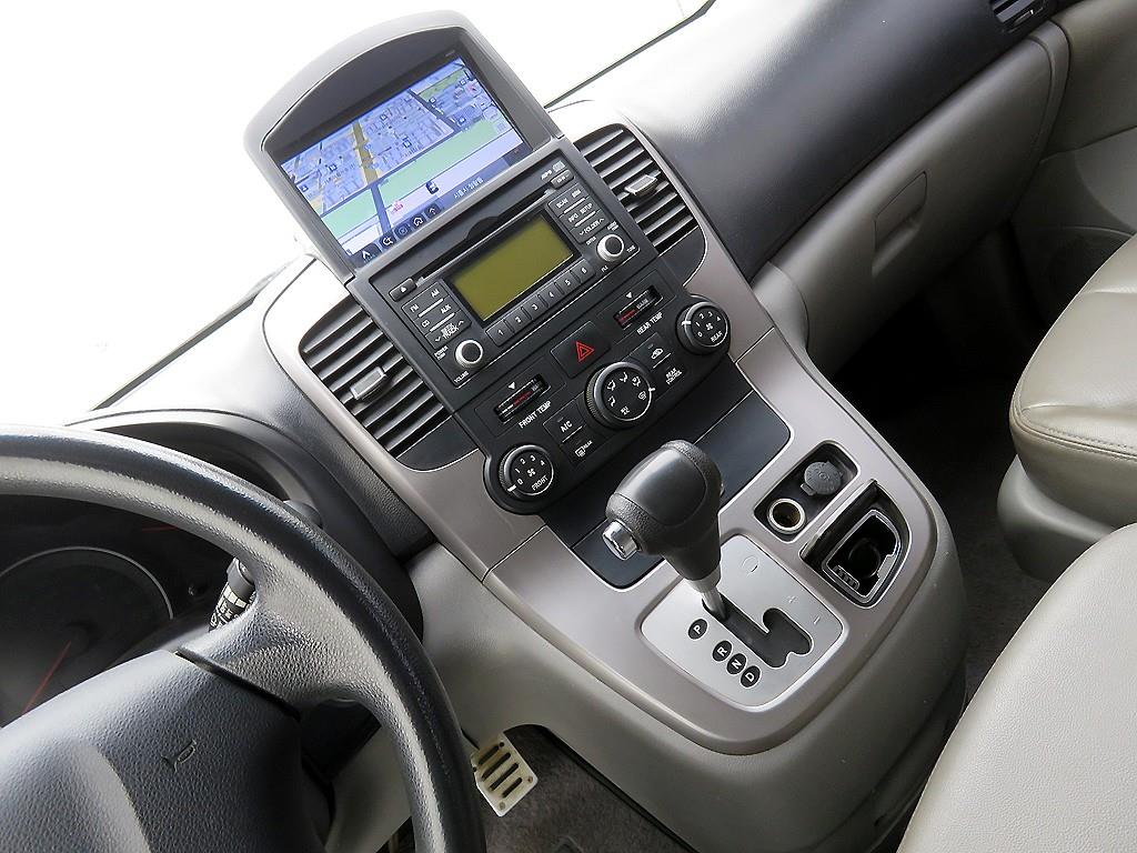 KIA Carnival - Vista 12