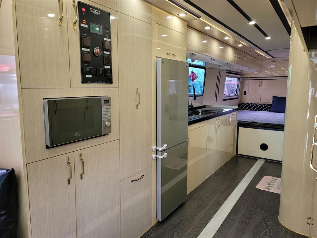 medium and large bus Medium-sized Hyundai Bus - Vista 9