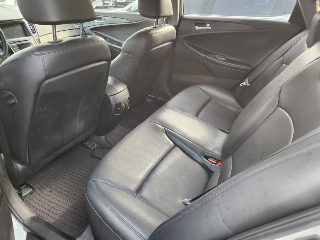 HYUNDAI Sonata - Vista 12