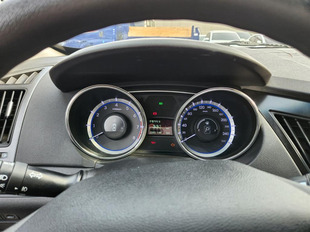 HYUNDAI Sonata - Vista 6