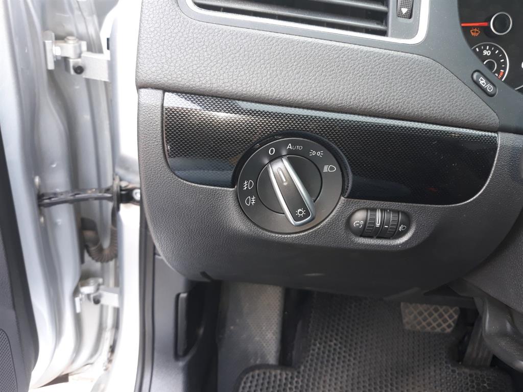 Volkswagen Jetta - Vista 12