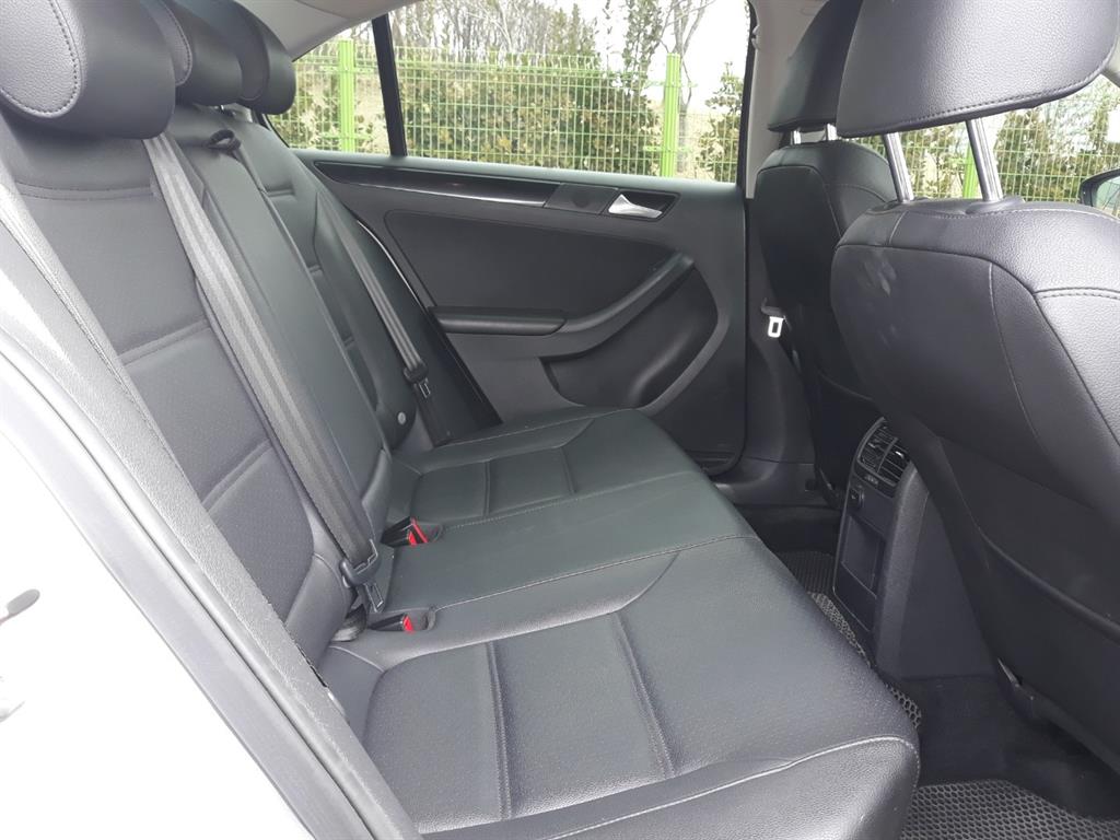 Volkswagen Jetta 2014 Plateado - Importación desde Corea - HF Imports Iquique - Foto 17