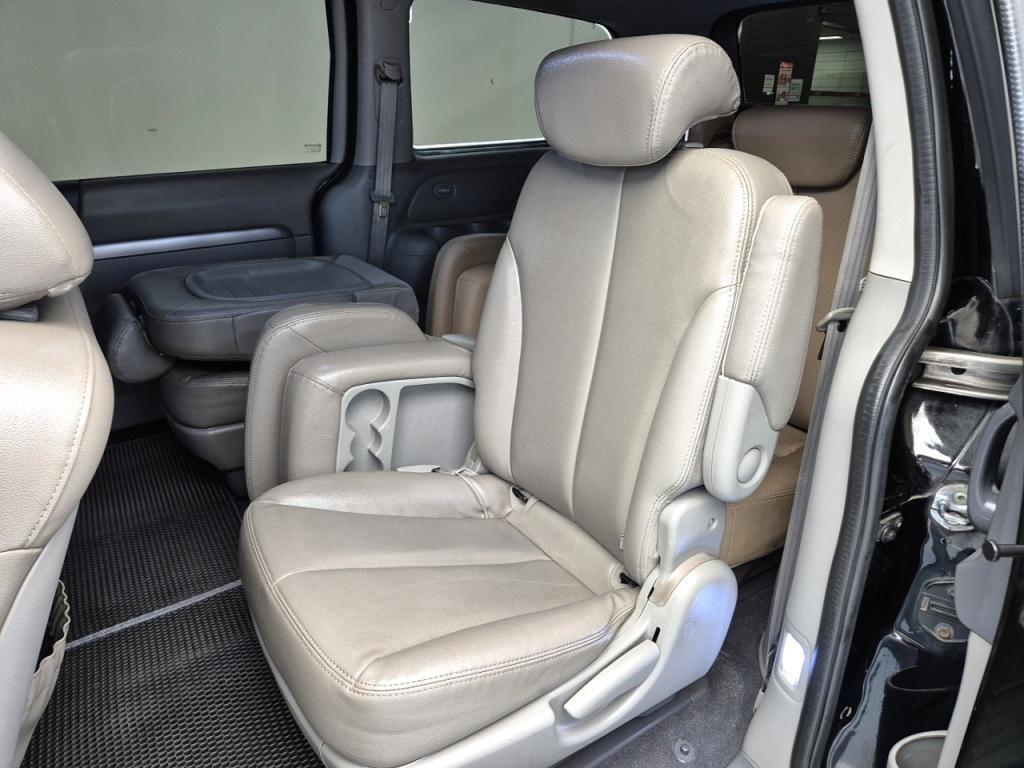 KIA Carnival - Vista 8