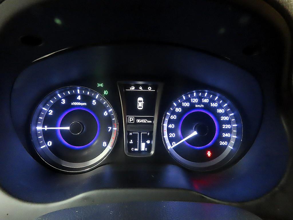 HYUNDAI Grandeur - Vista 5