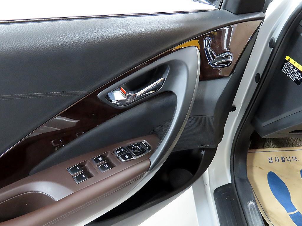 HYUNDAI Grandeur - Vista 11