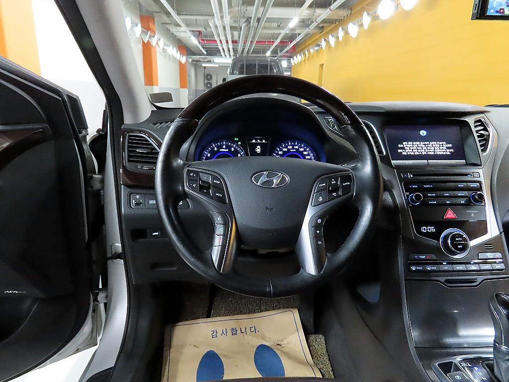 HYUNDAI Grandeur - Vista 6