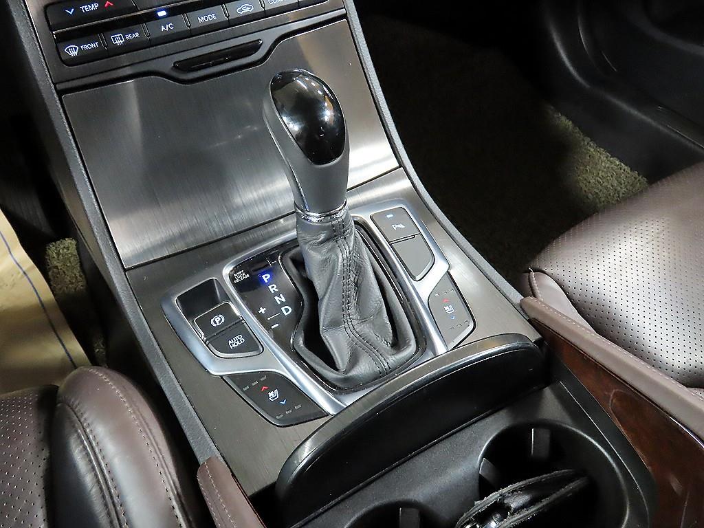 HYUNDAI Grandeur - Vista 10