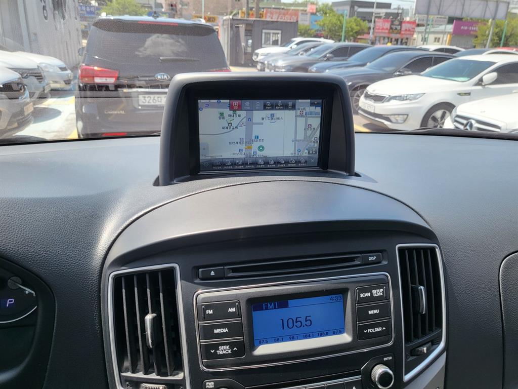 HYUNDAI Starex - Vista 12