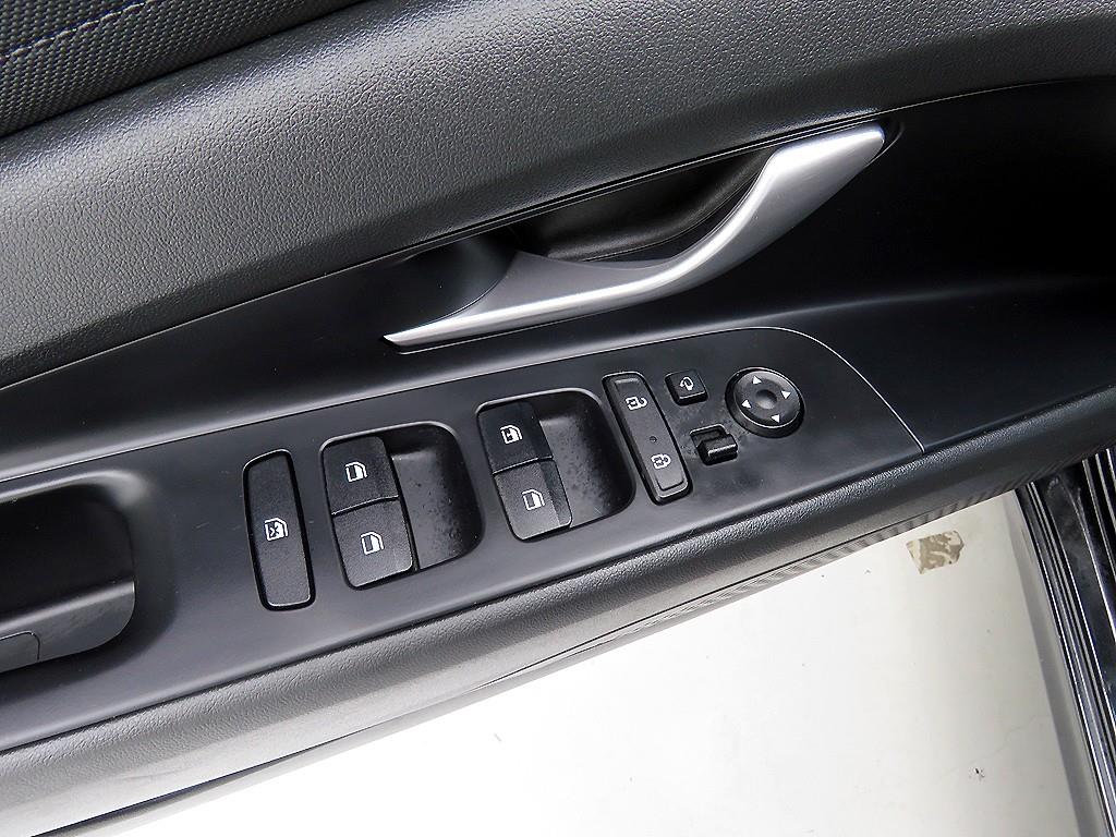 HYUNDAI Avante - Vista 8