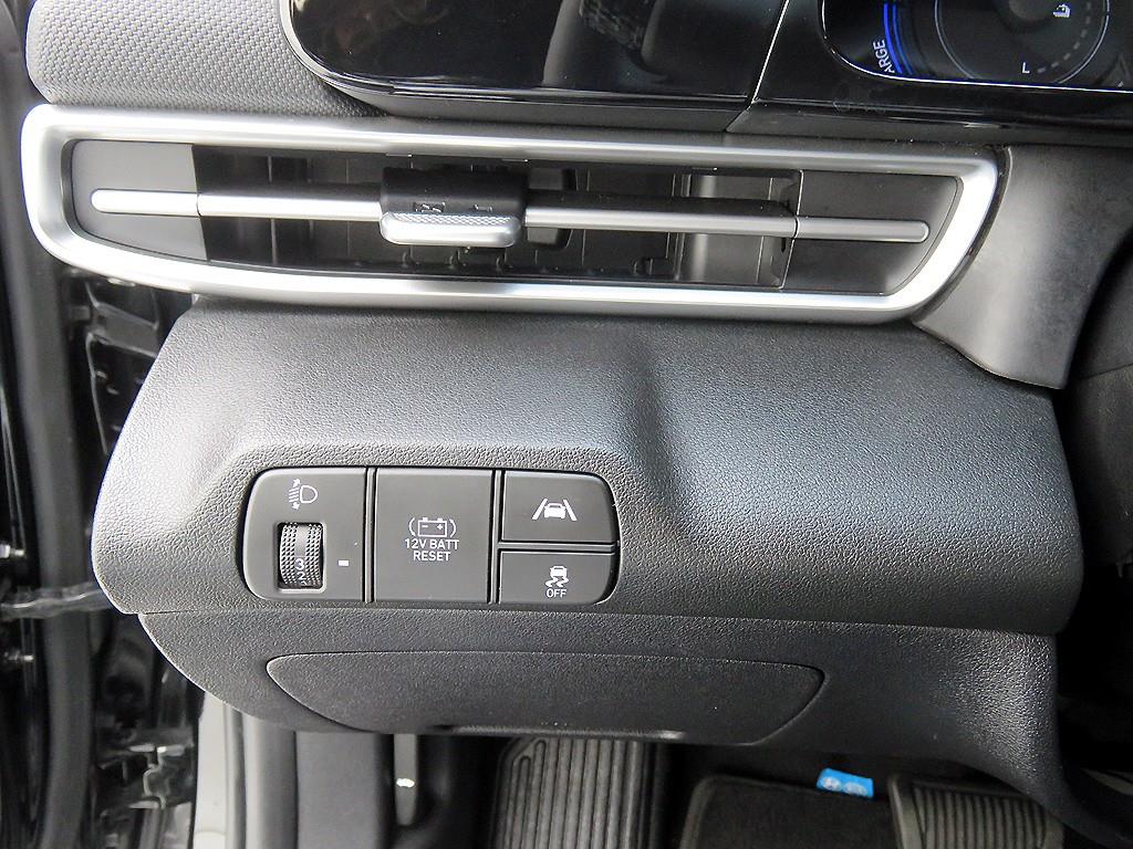 HYUNDAI Avante - Vista 9