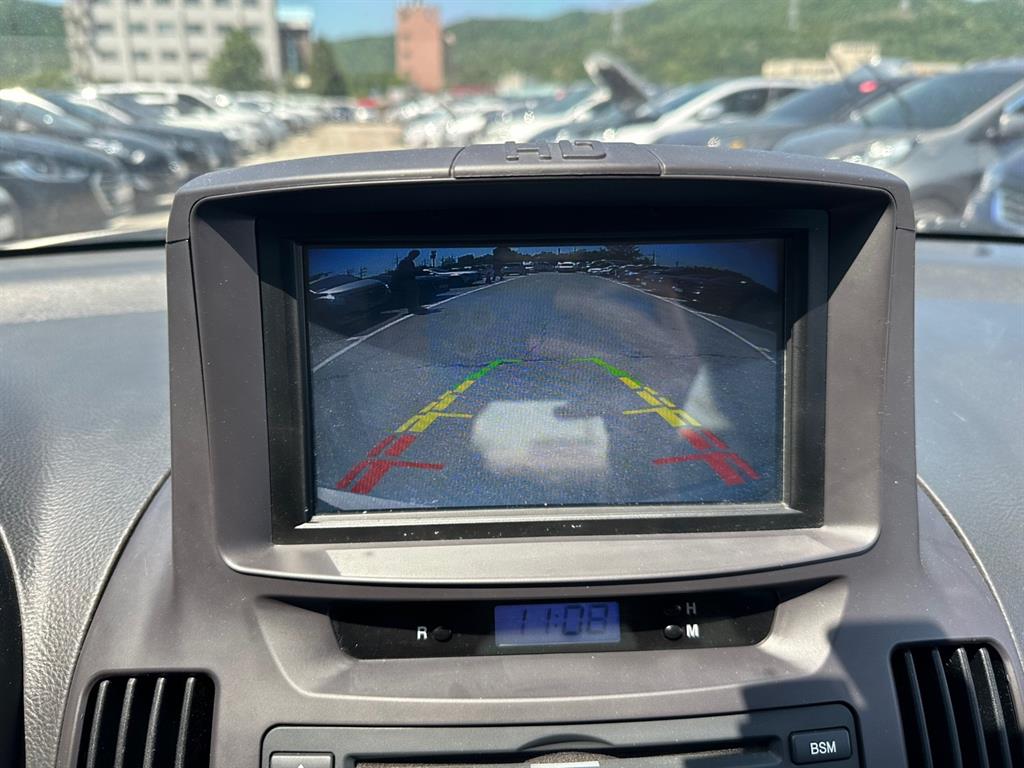 HYUNDAI Avante - Vista 10