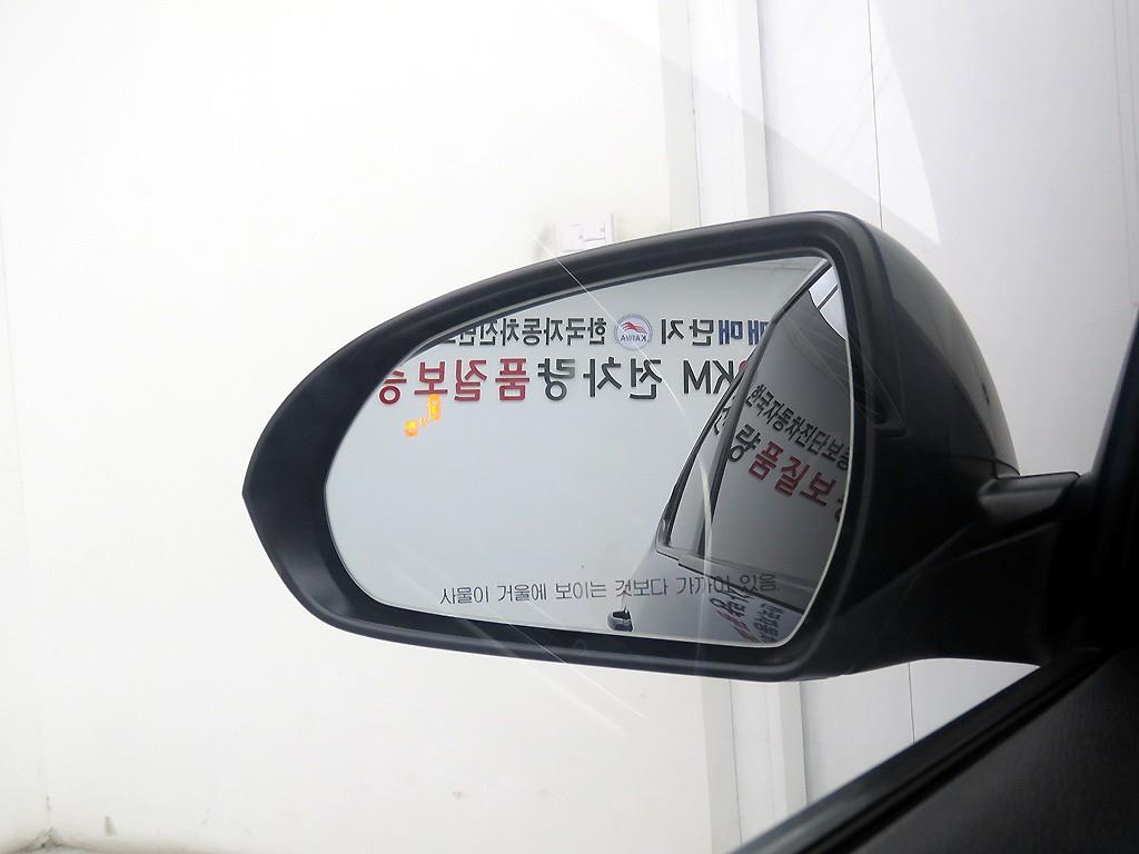 HYUNDAI Avante - Vista 5