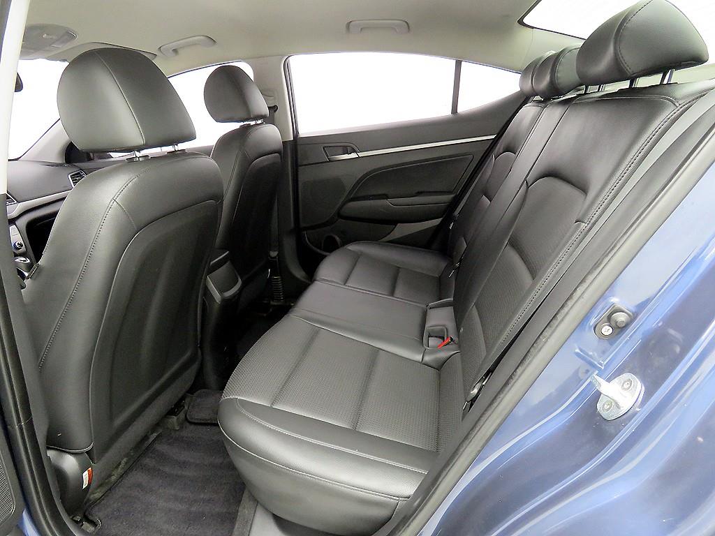 HYUNDAI Avante - Vista 7