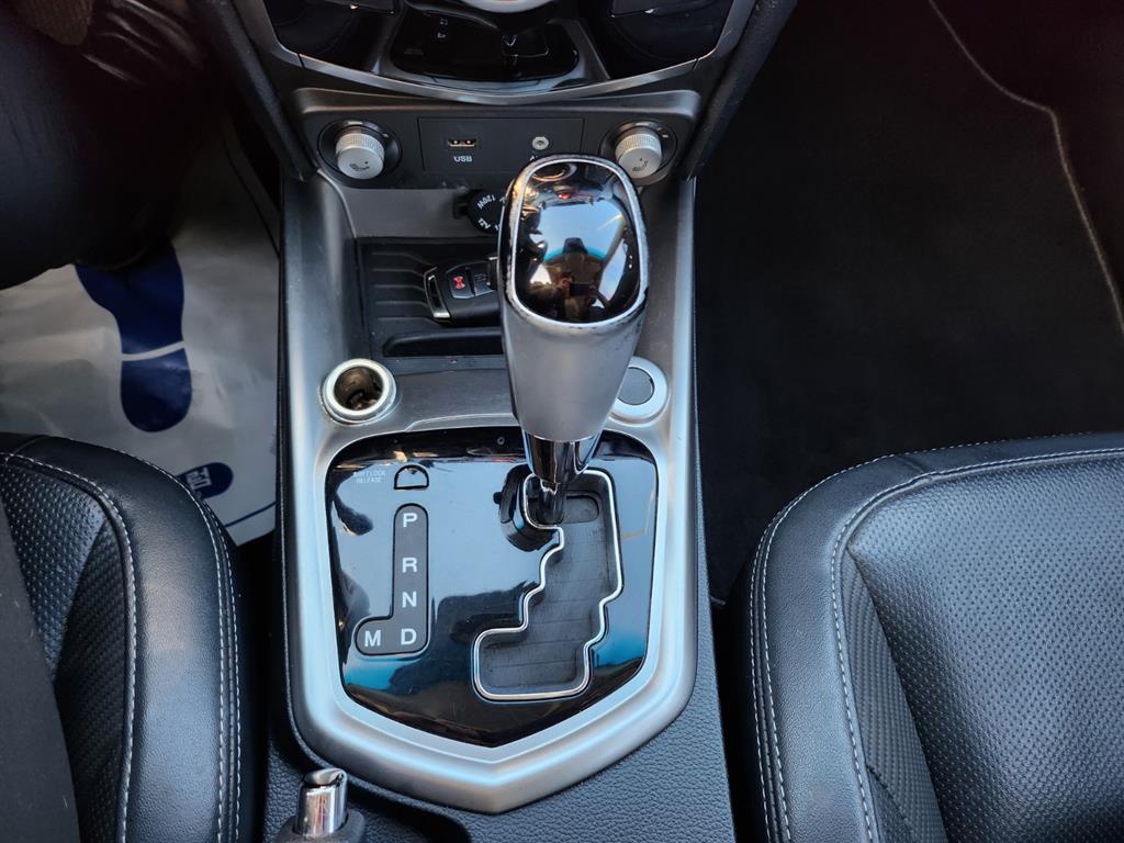 Ssangyong Tivoli 2016 Blanco - Importación desde Corea - HF Imports Iquique - Foto 13