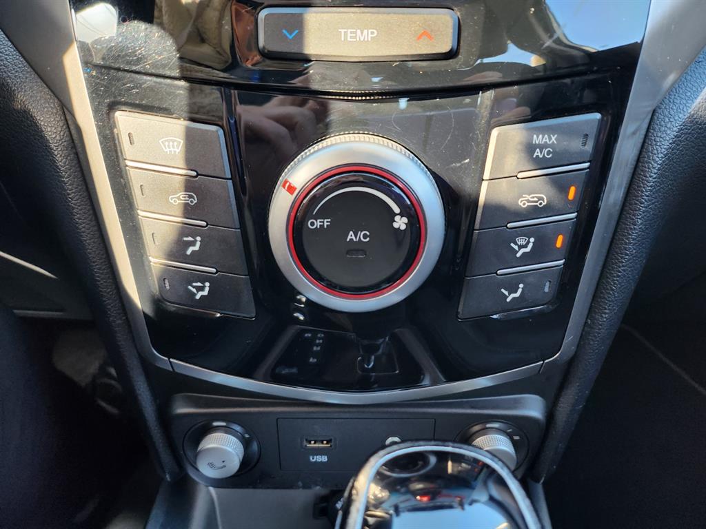 Ssangyong Tivoli - Vista 12