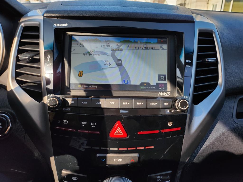 Ssangyong Tivoli - Vista 11