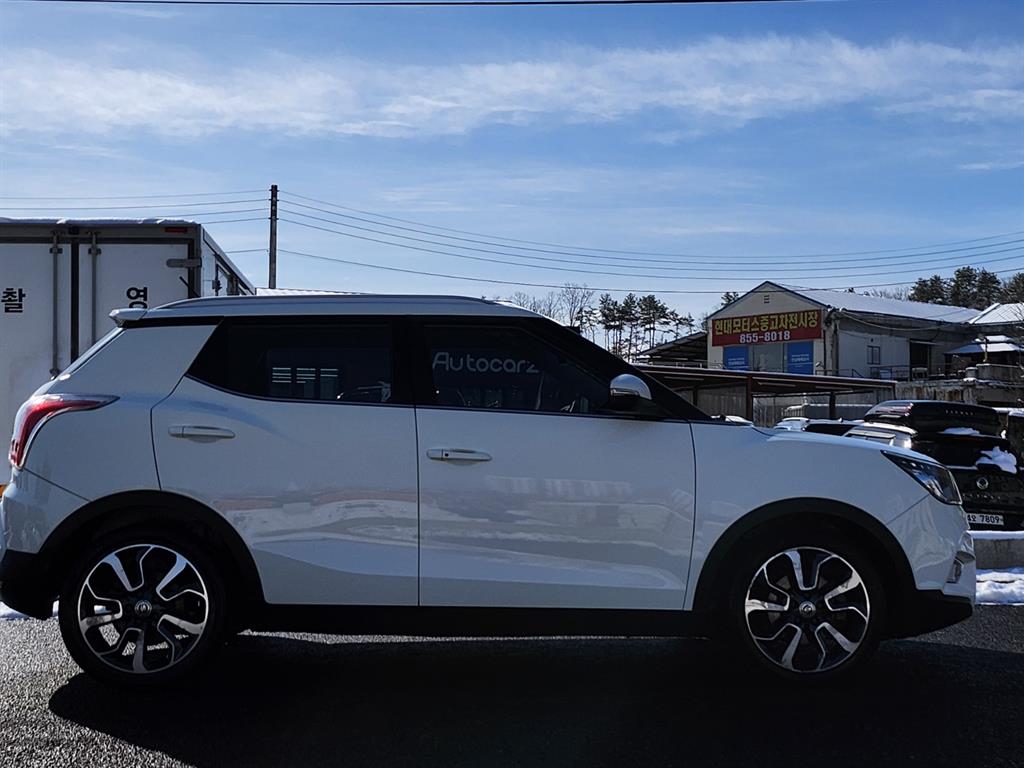 Ssangyong Tivoli - Vista 4