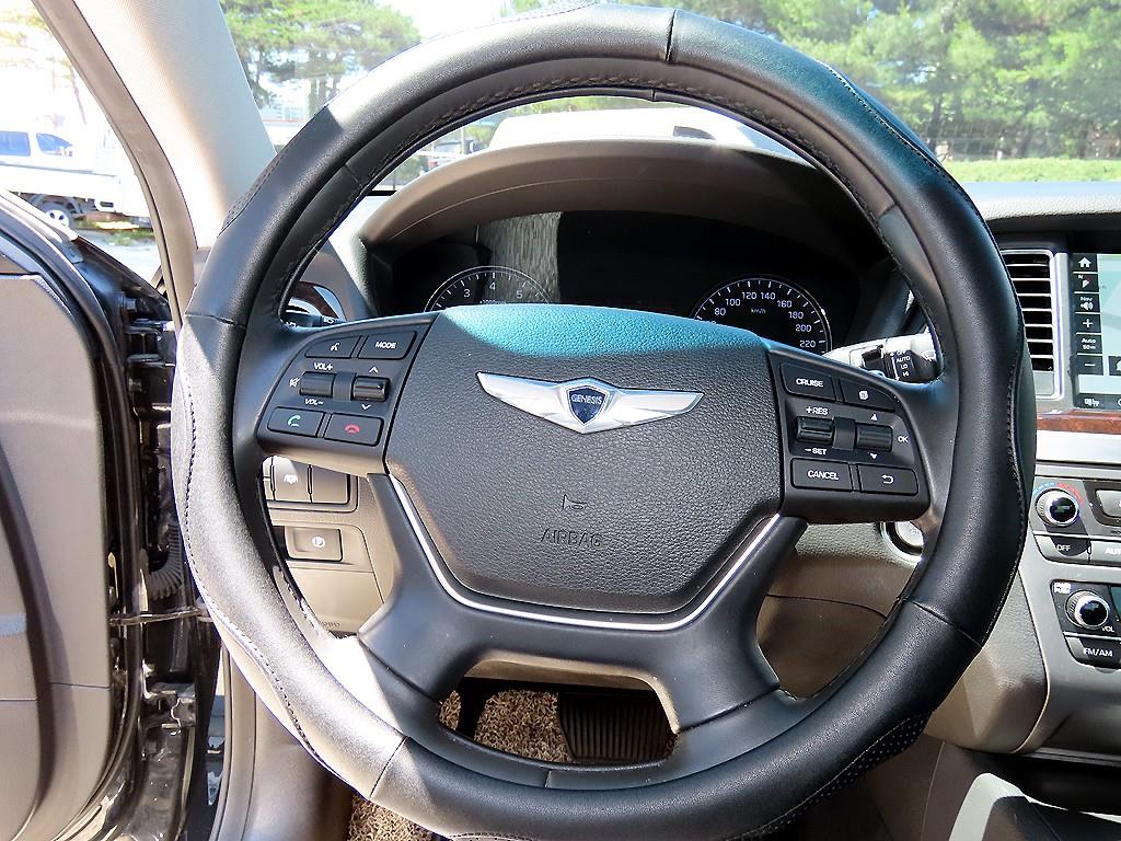HYUNDAI Genesis - Vista 8
