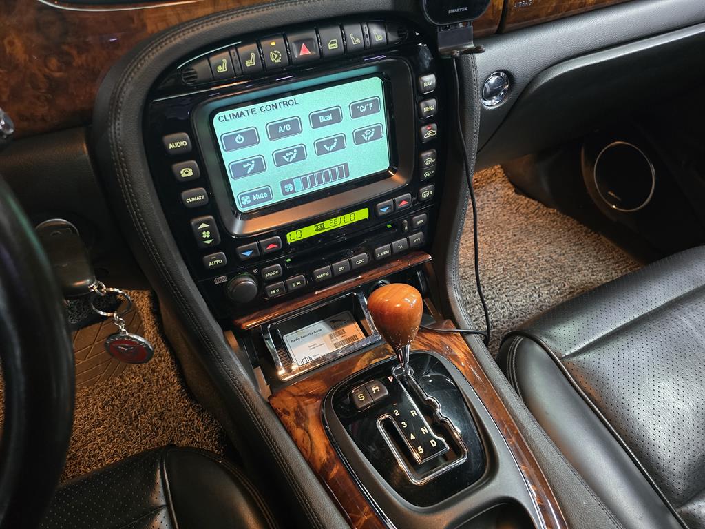 Jaguar XJ 2008 Negro - Importación desde Corea - HF Imports Iquique - Foto 14