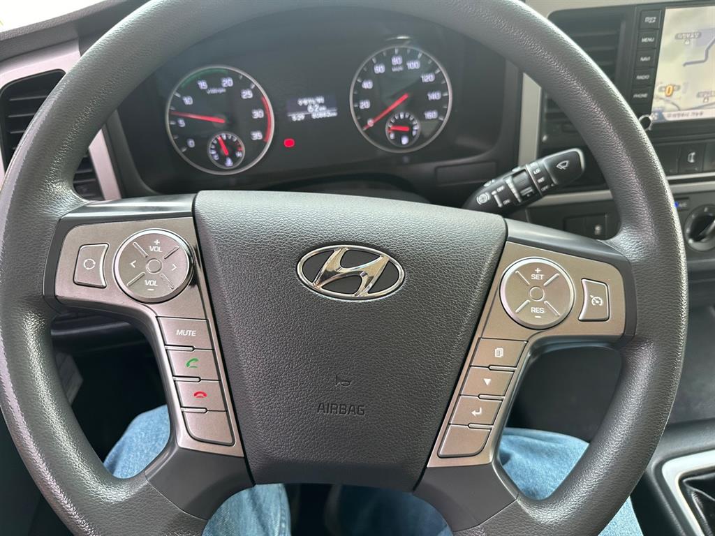 medium and large cargo truck - Vista 11