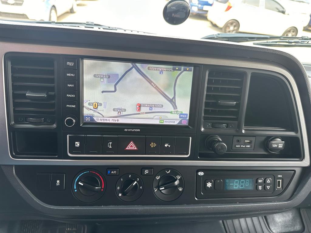 medium and large cargo truck - Vista 9