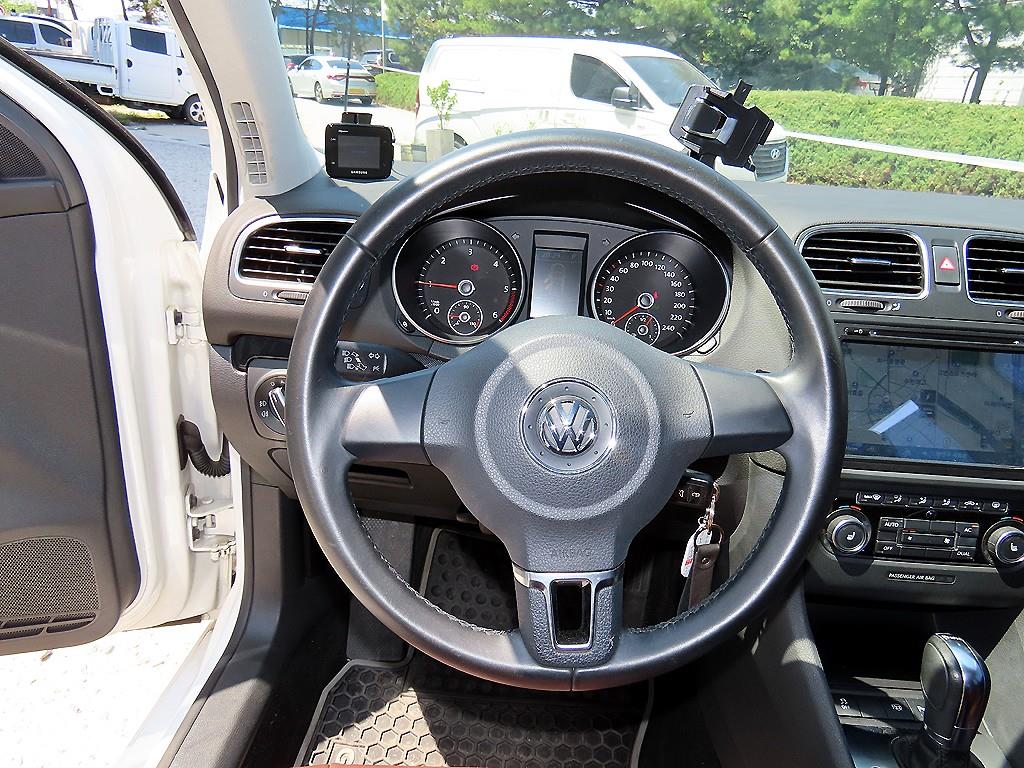 Volkswagen Golf - Vista 8