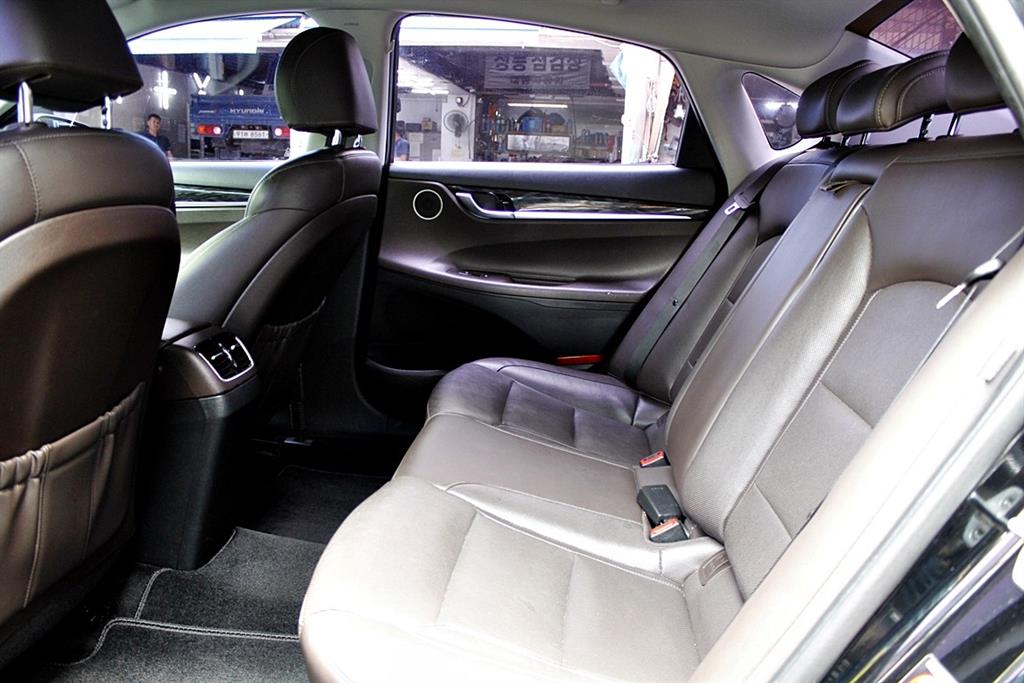 HYUNDAI Grandeur - Vista 11