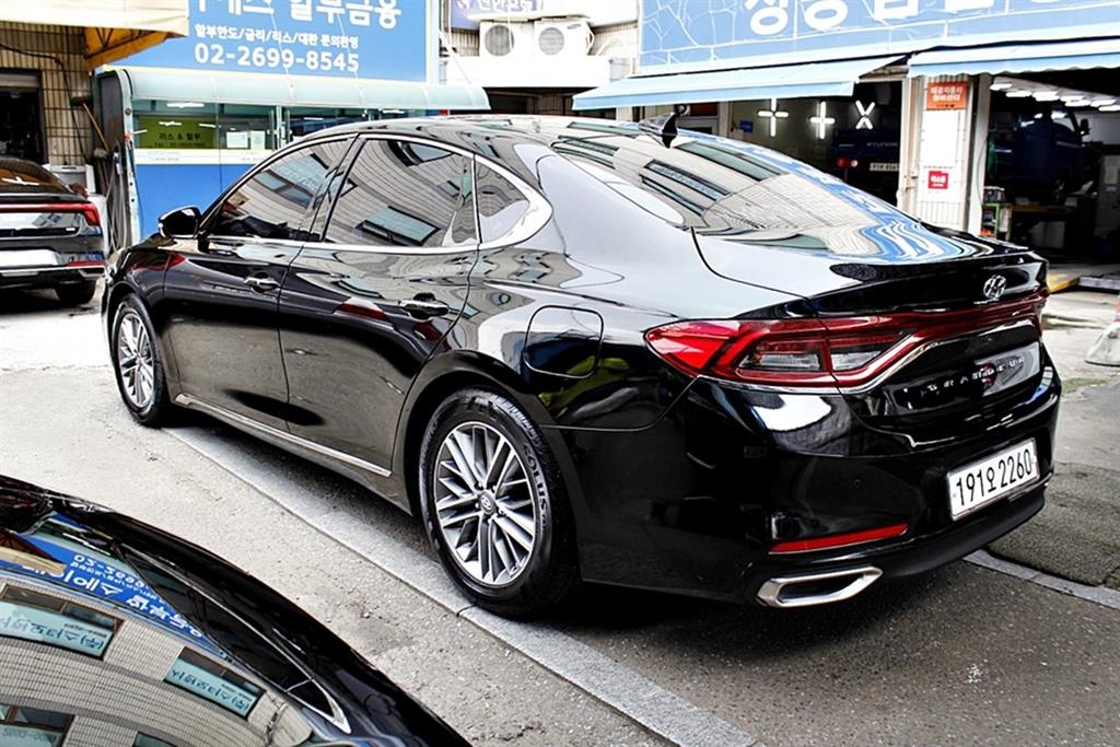 HYUNDAI Grandeur - Vista 7