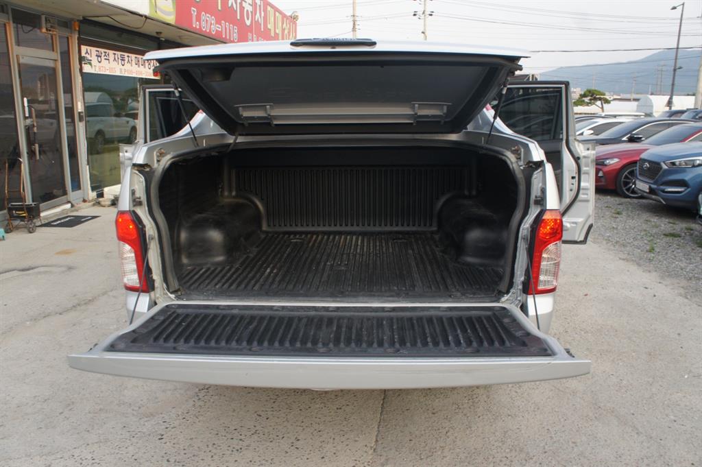 Ssangyong Korando 2018 Plateado - Importación desde Corea - HF Imports Iquique - Foto 7