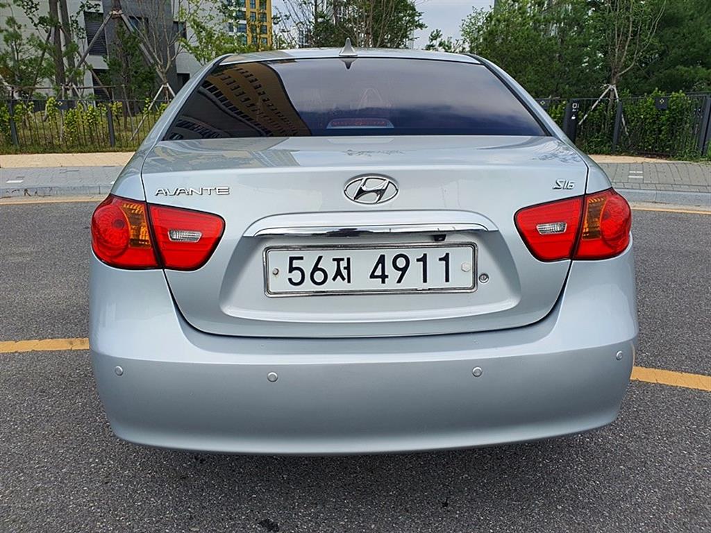 HYUNDAI Avante - Vista 5