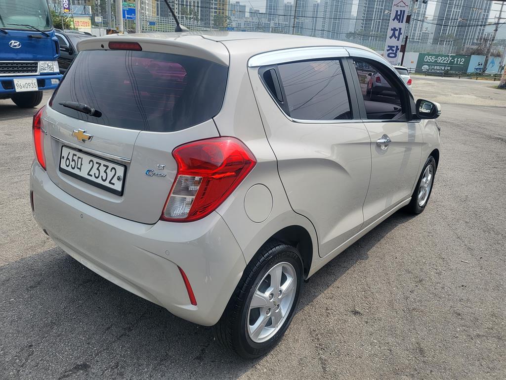 Chevrolet Spark - Vista 5