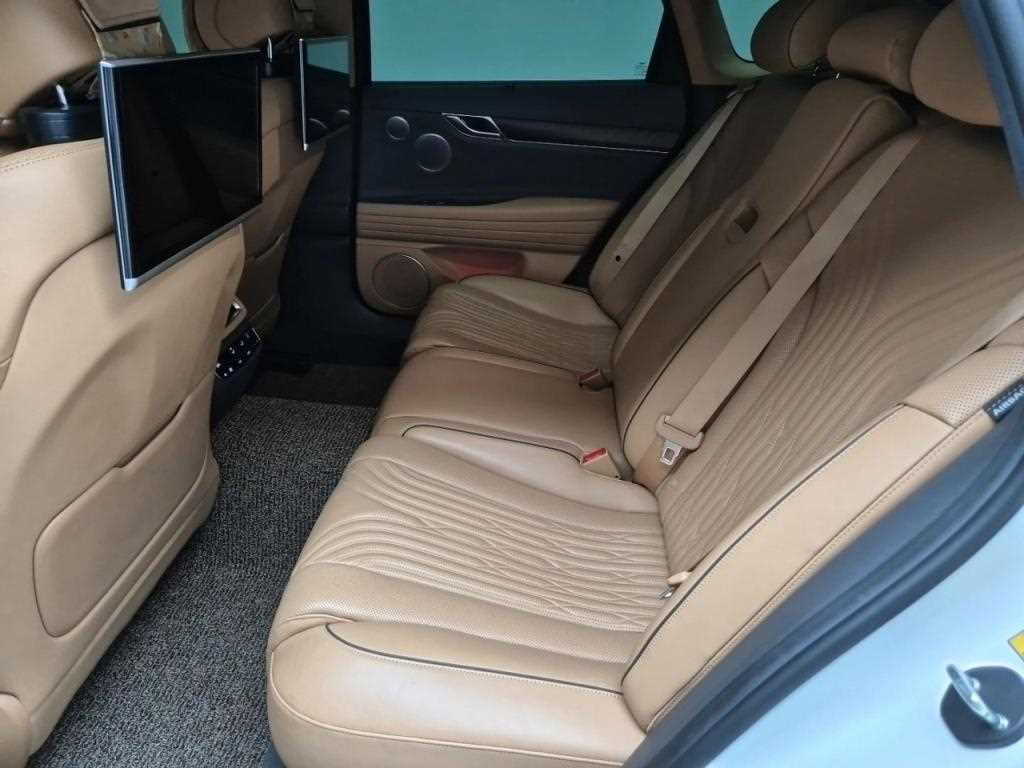 Genesis G80 - Vista 12