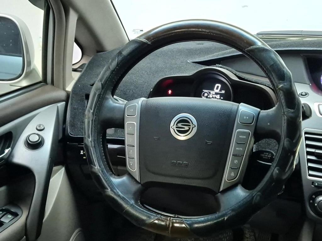 Ssangyong Korando - Vista 9