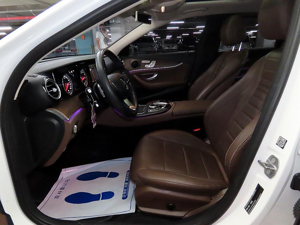 Mercedes Benz E class - Vista 6