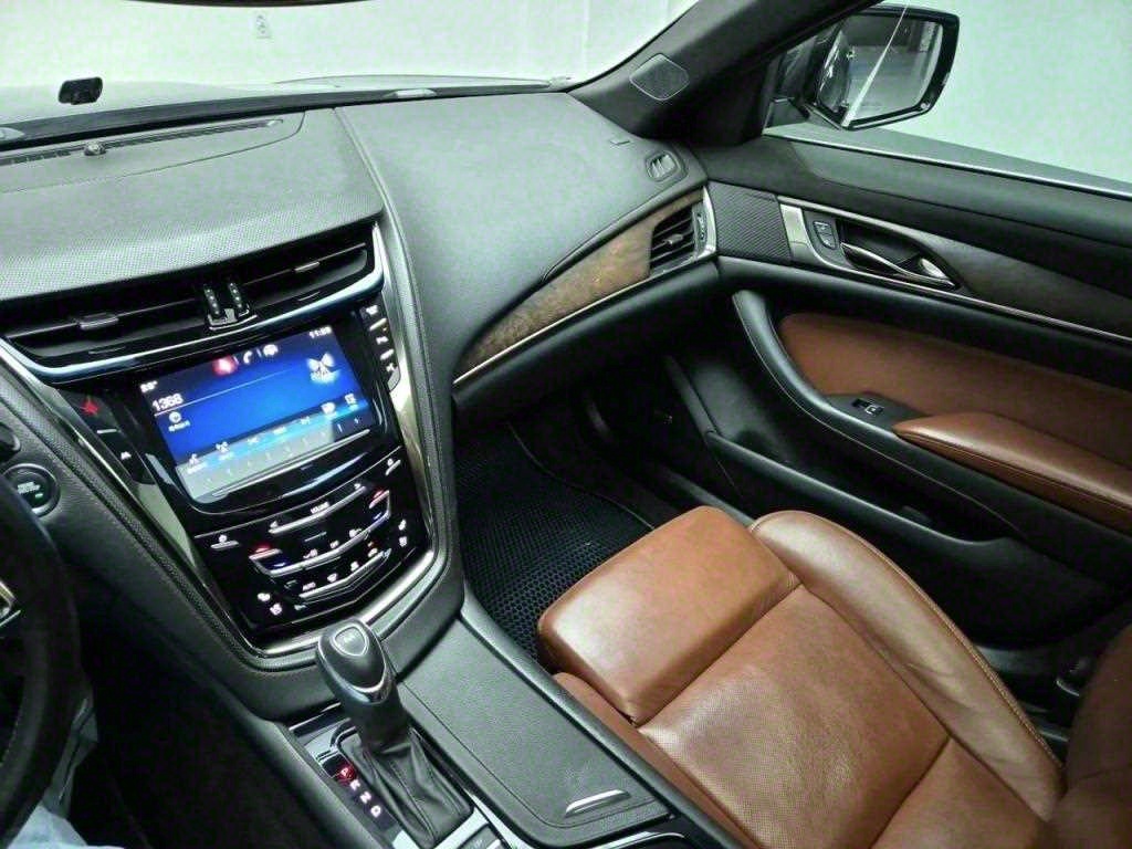 Cadillac CTS - Vista 10