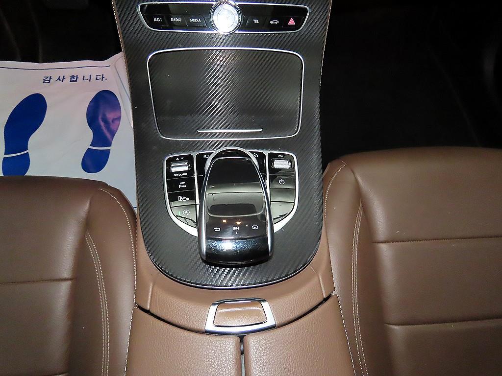 Mercedes Benz E class - Vista 12