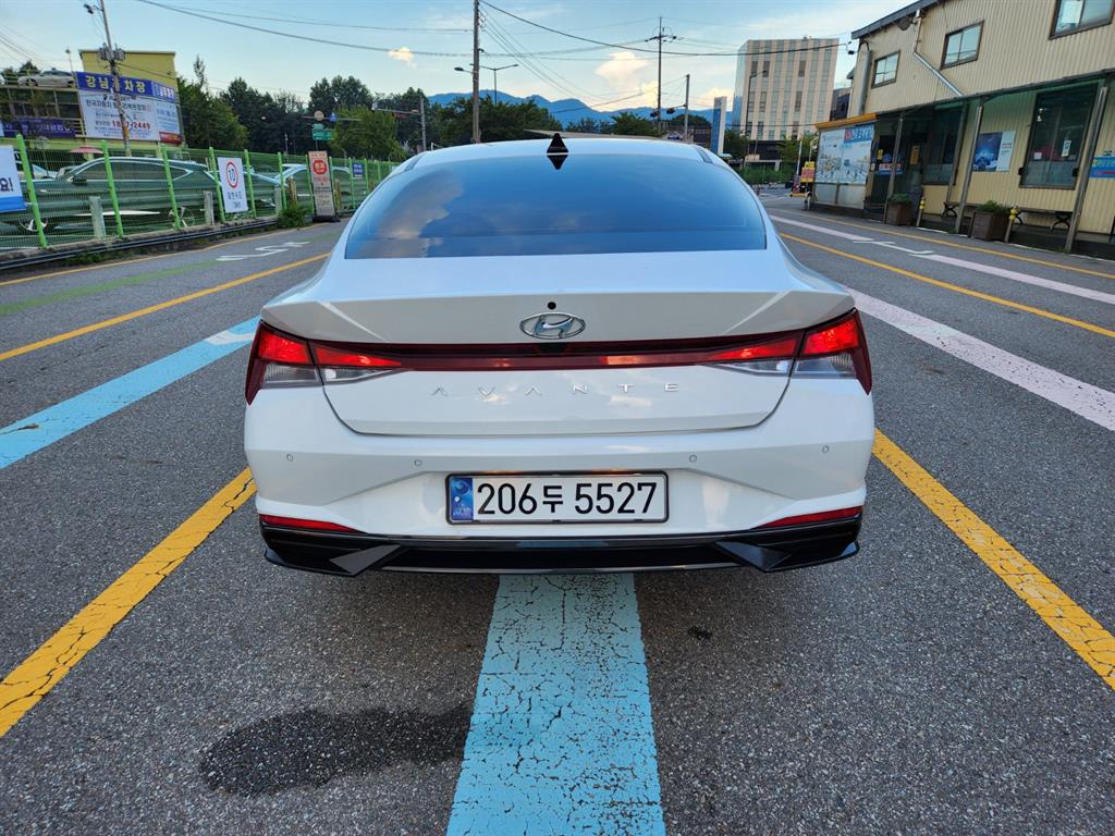 HYUNDAI Avante - Vista 4