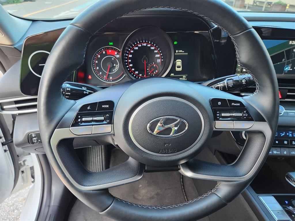 HYUNDAI Avante - Vista 11