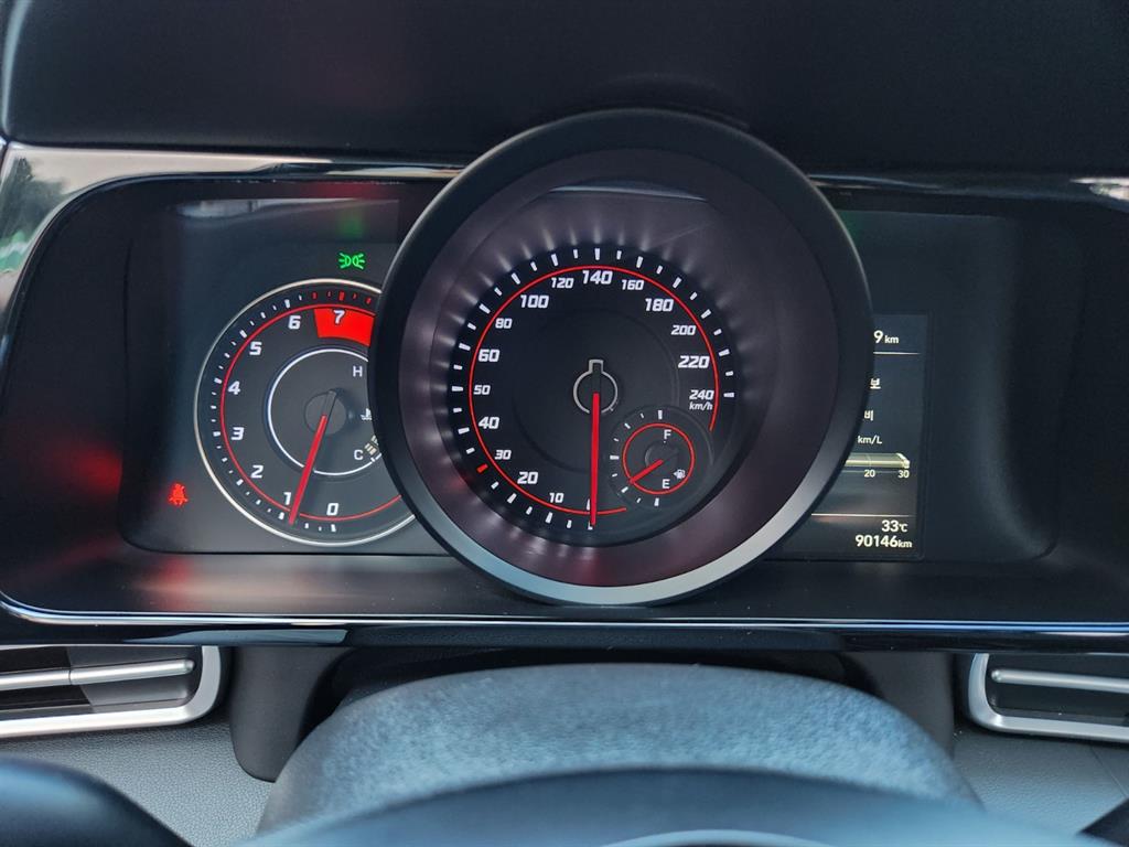 HYUNDAI Avante - Vista 12