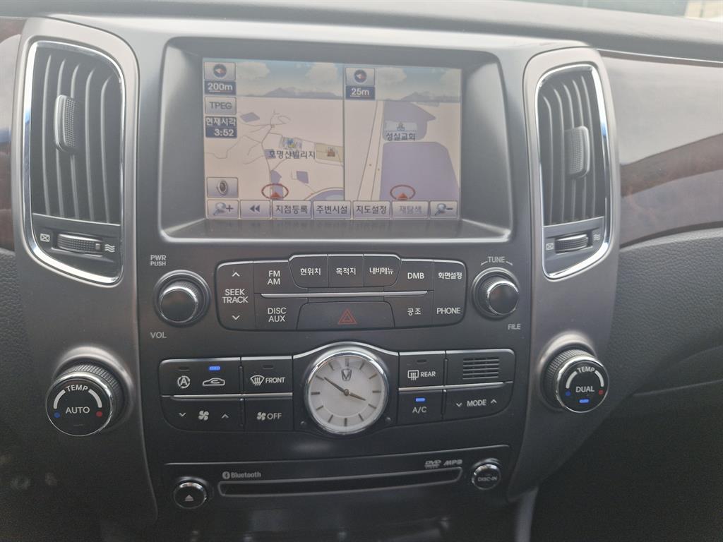 HYUNDAI Equus - Vista 11