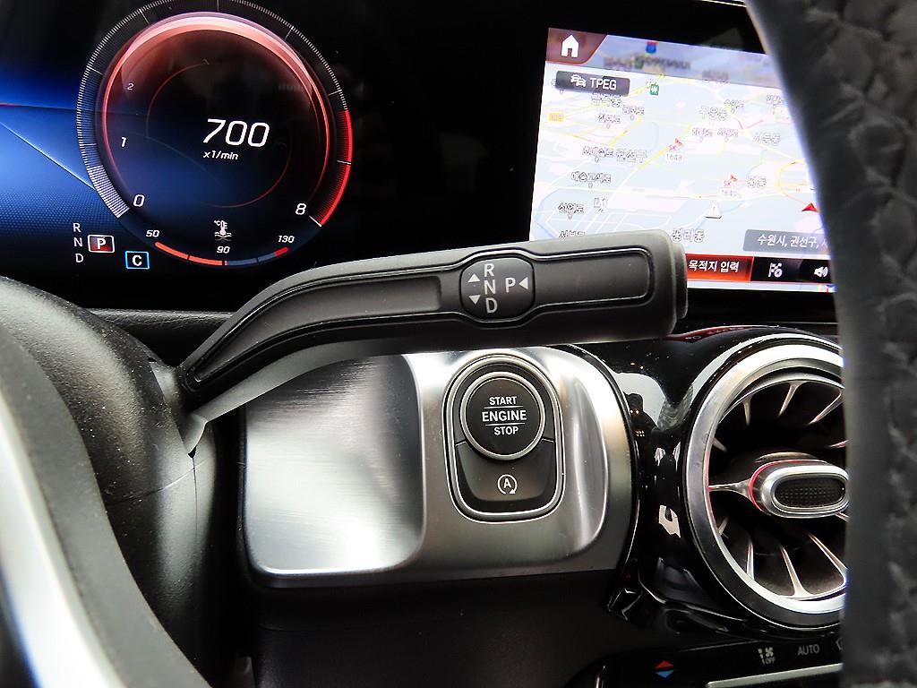 Mercedes Benz GLB Class - Vista 10