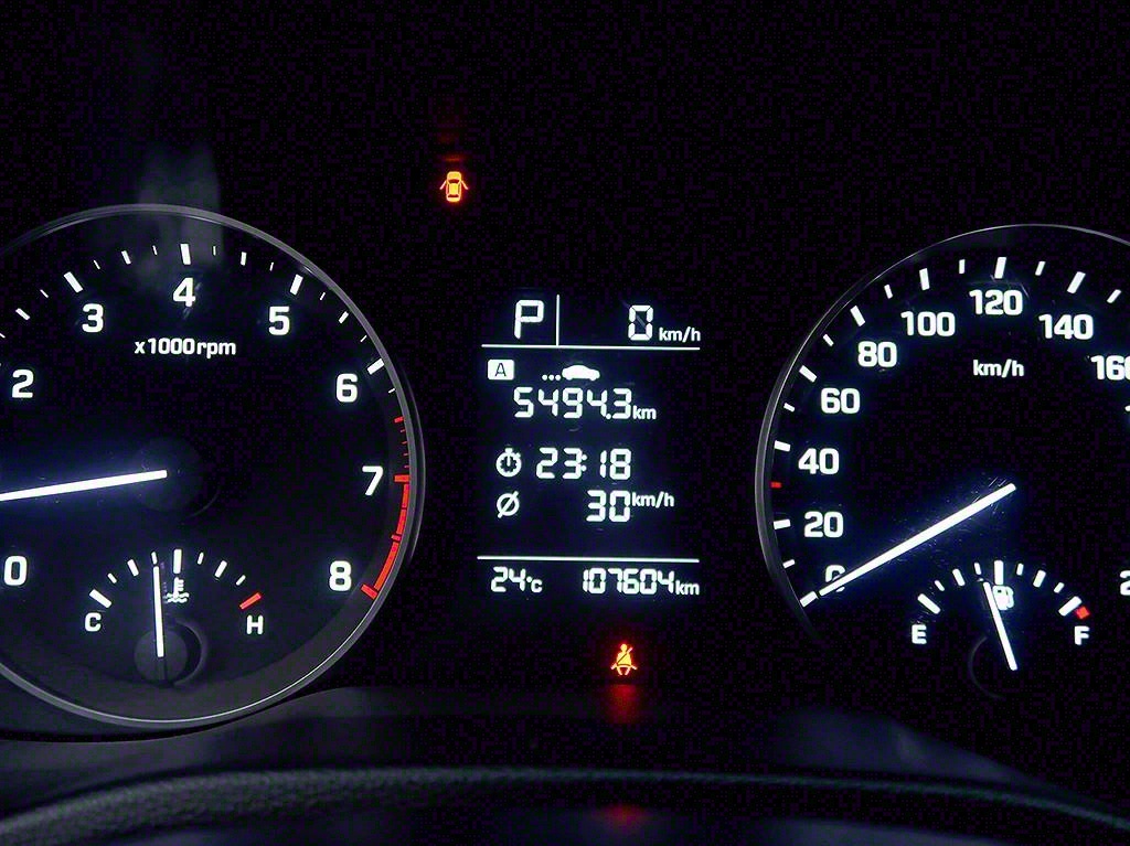 HYUNDAI Avante - Vista 11