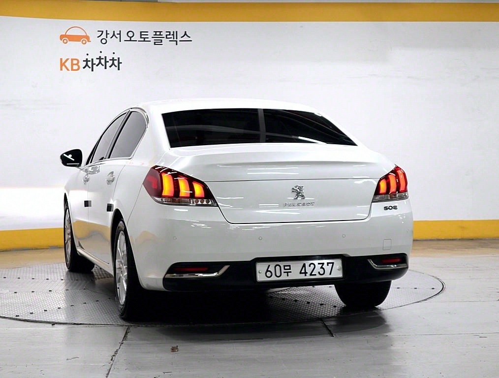 Peugeot 508 - Vista 4