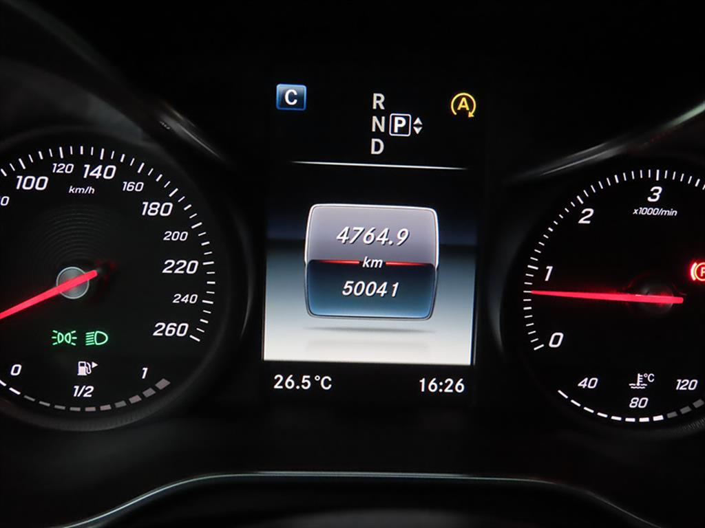 Mercedes Benz C Class - Vista 9