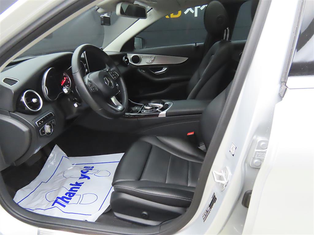 Mercedes Benz C Class - Vista 5