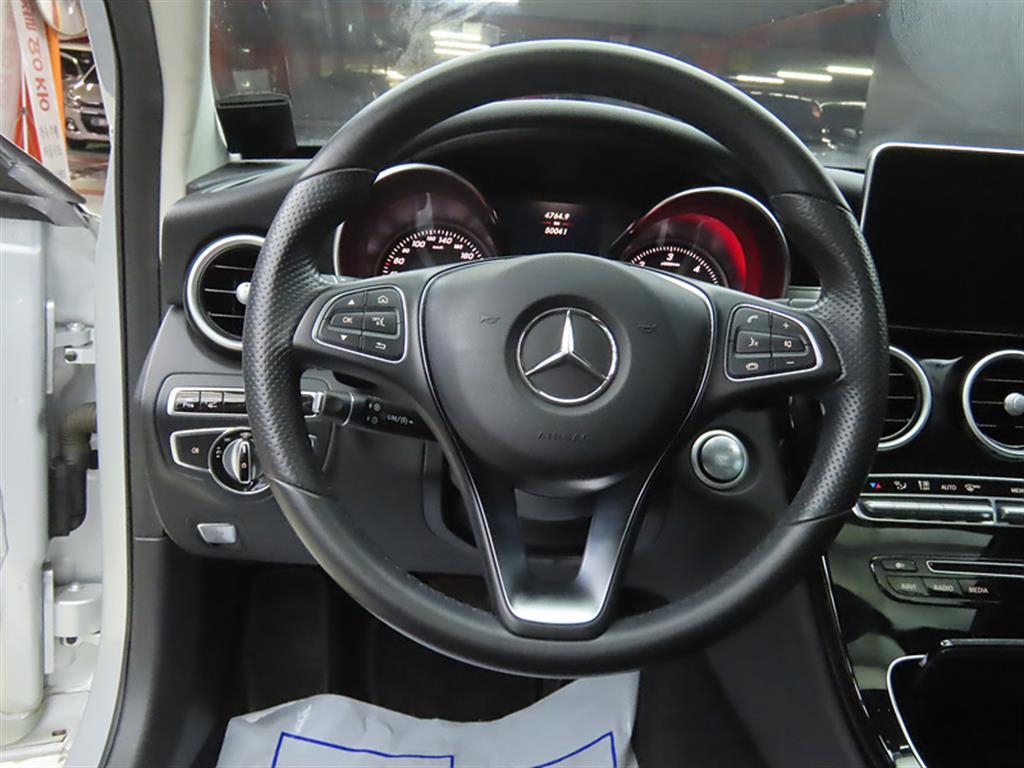 Mercedes Benz C Class - Vista 8