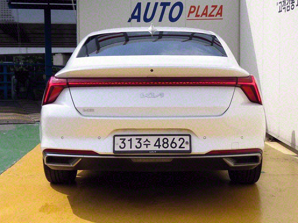 KIA K8 - Vista 7