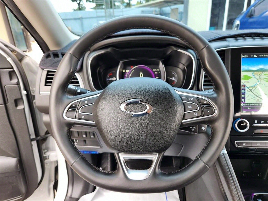 SAMSUNG QM6 - Vista 12