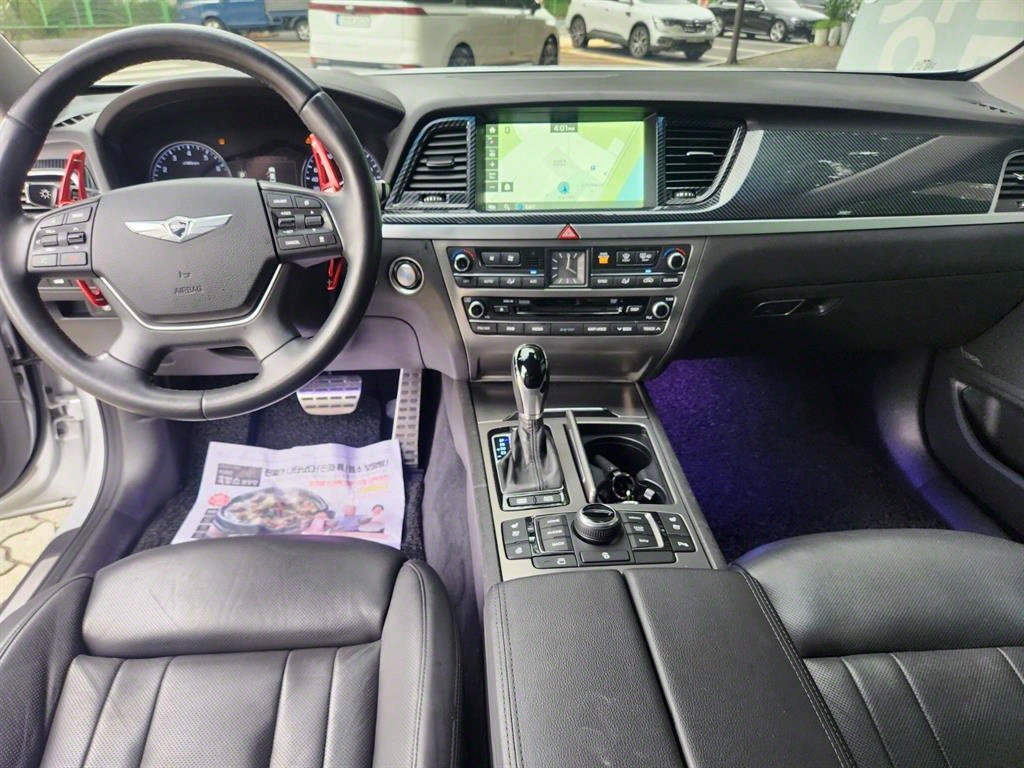 HYUNDAI Genesis - Vista 9